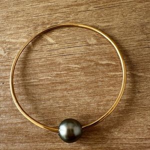 Tahitian black pearl bangle